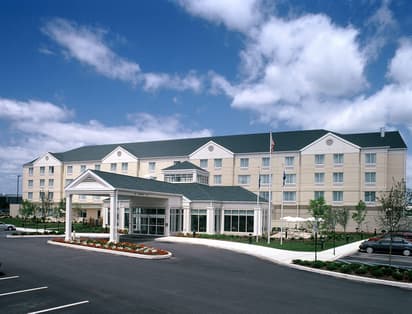04_Hilton Garden Inn_exterior2.jpg