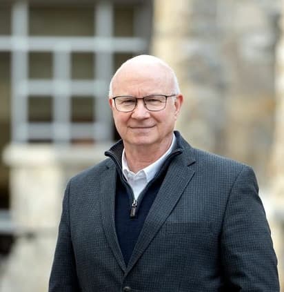 Tom Marcinkoski_resize_900X600_crop_536X521_41_36.jpg