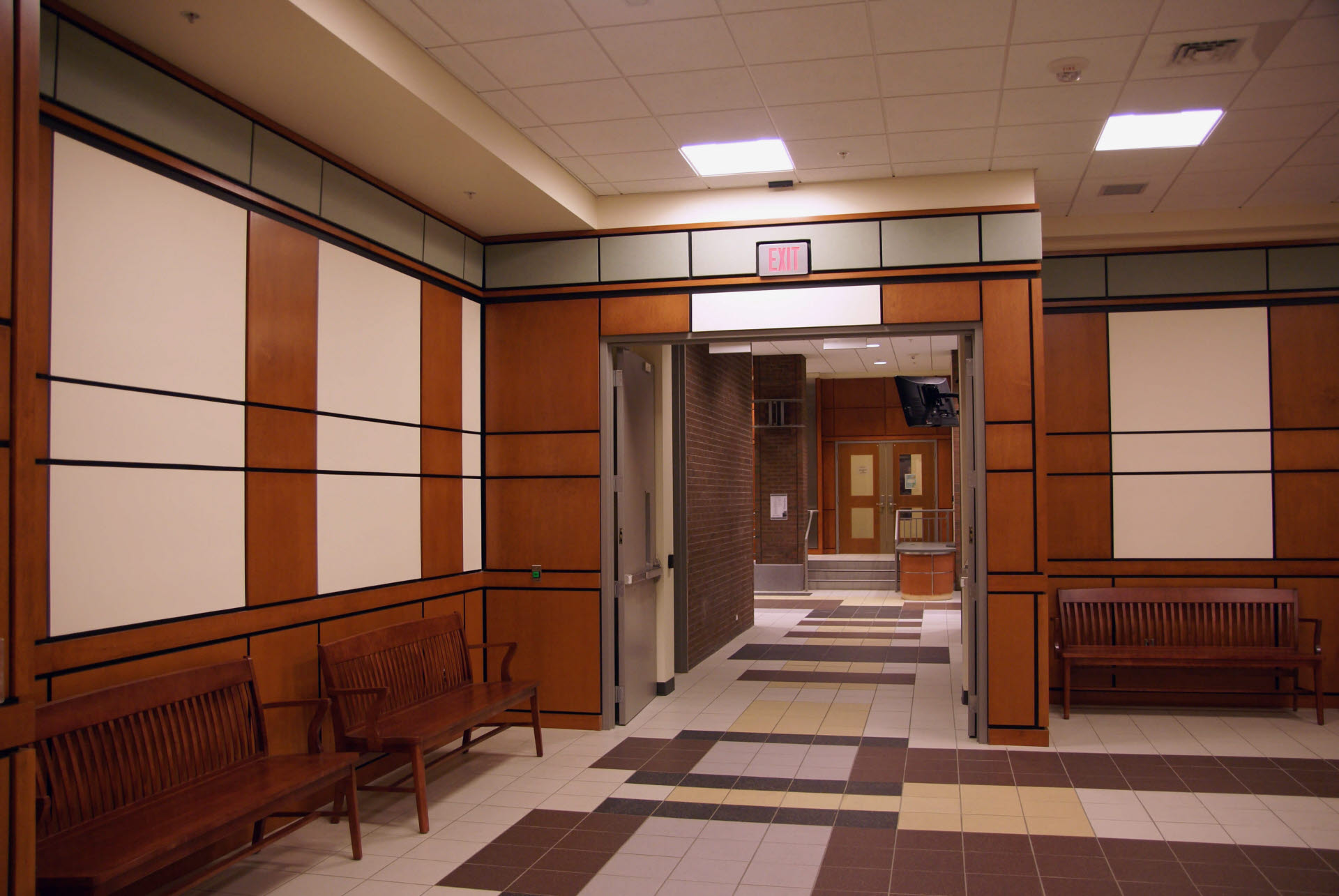 District Justice Lobby toward Main Lobby