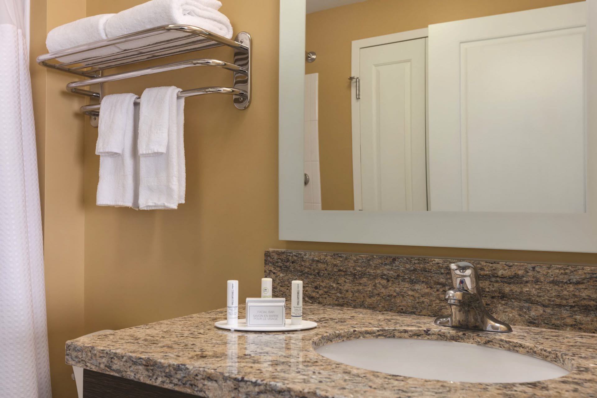 Guestroom Bathroom